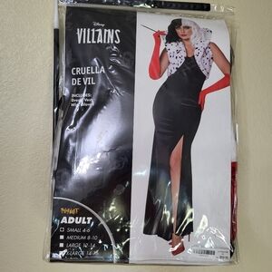Spirit Cruella De Vil Costume with Red and Black